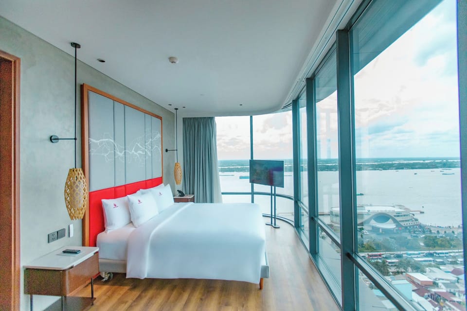 King Suite Room, River View | Premium bedding, memory foam beds, minibar, in-room safe