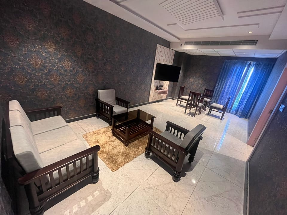 Egyptian cotton sheets, premium bedding, memory foam beds, free minibar