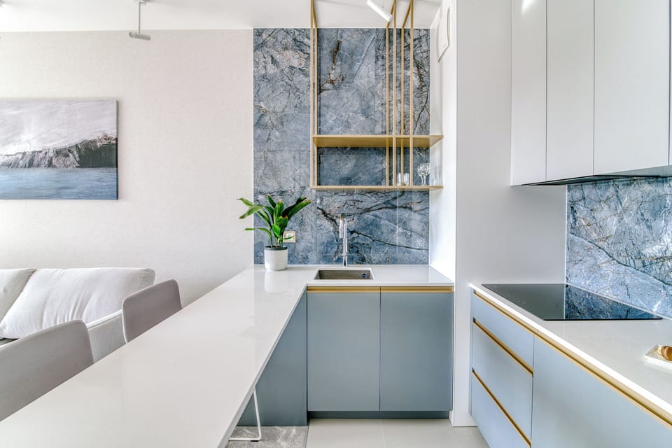 Junior Studio Suite, Balcony, Courtyard View | Private kitchenette | Fridge, stovetop, dishwasher, coffee/tea maker