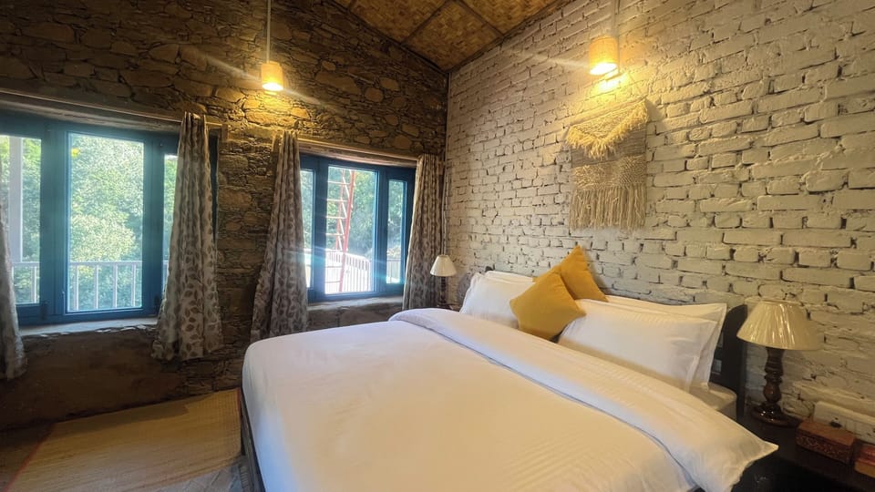 HIMALAYAN VIEW FAMILY SUITE | Laptop workspace, free WiFi, bed sheets