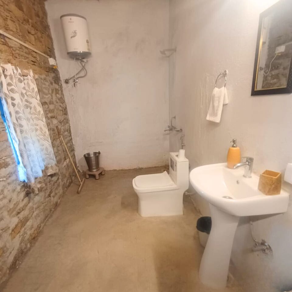 Shower, towels