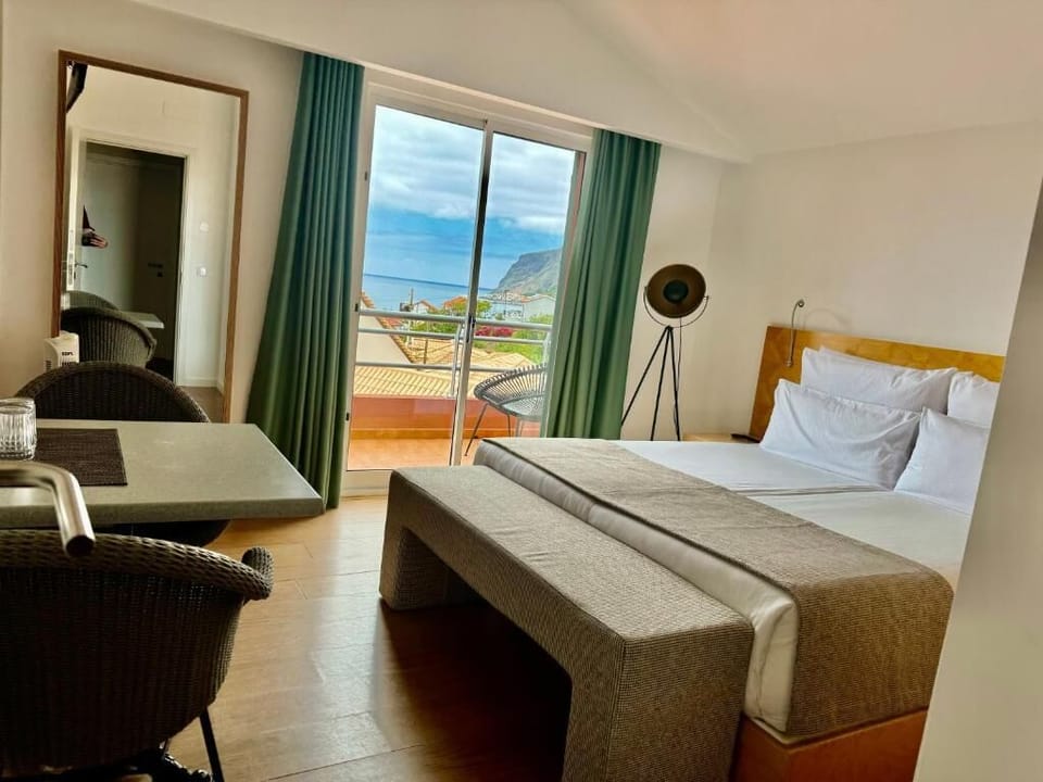 Superior Double or Twin Room, 1 King Bed, Sea View | In-room safe, free WiFi