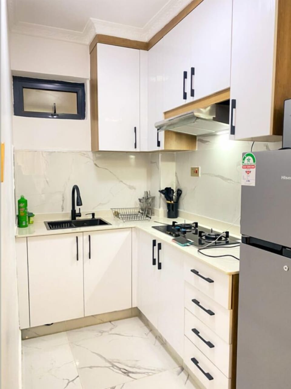 Classic Apartment | Private kitchen | Fridge, microwave, oven, freezer