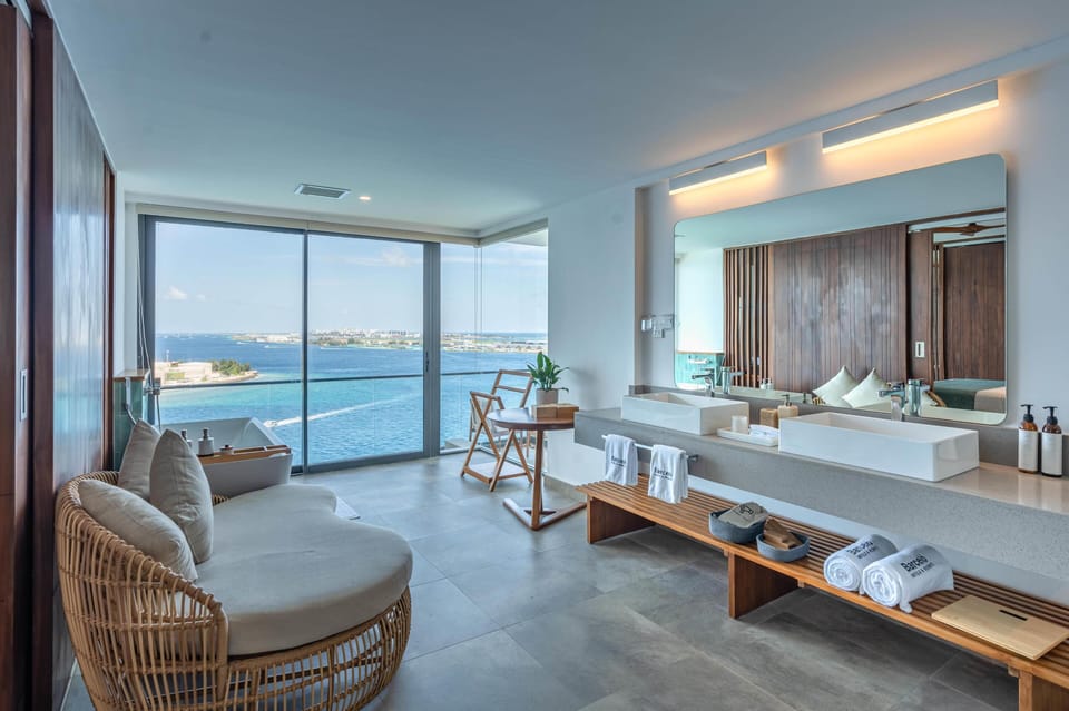 Presidential Villa | Premium bedding, minibar, in-room safe, desk