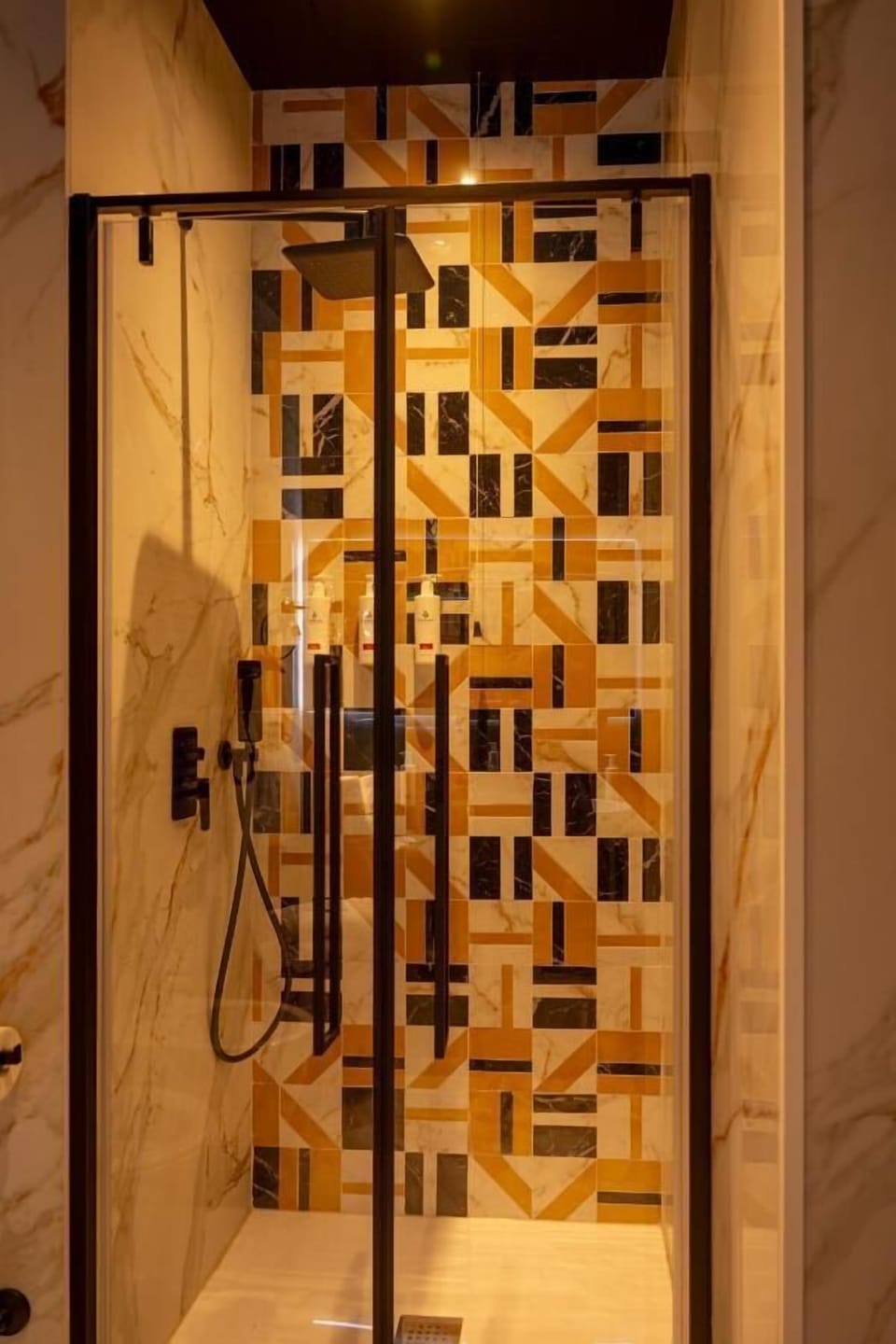 Luxury Room, Balcony | Bathroom | Shower, hair dryer, slippers, towels