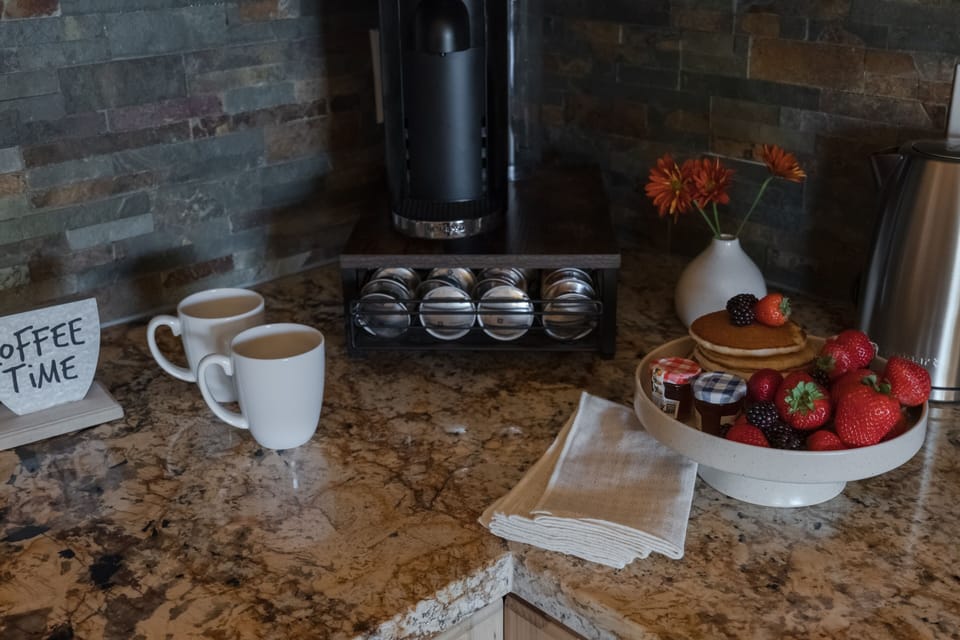 House, 4 Bedrooms | Food and drink