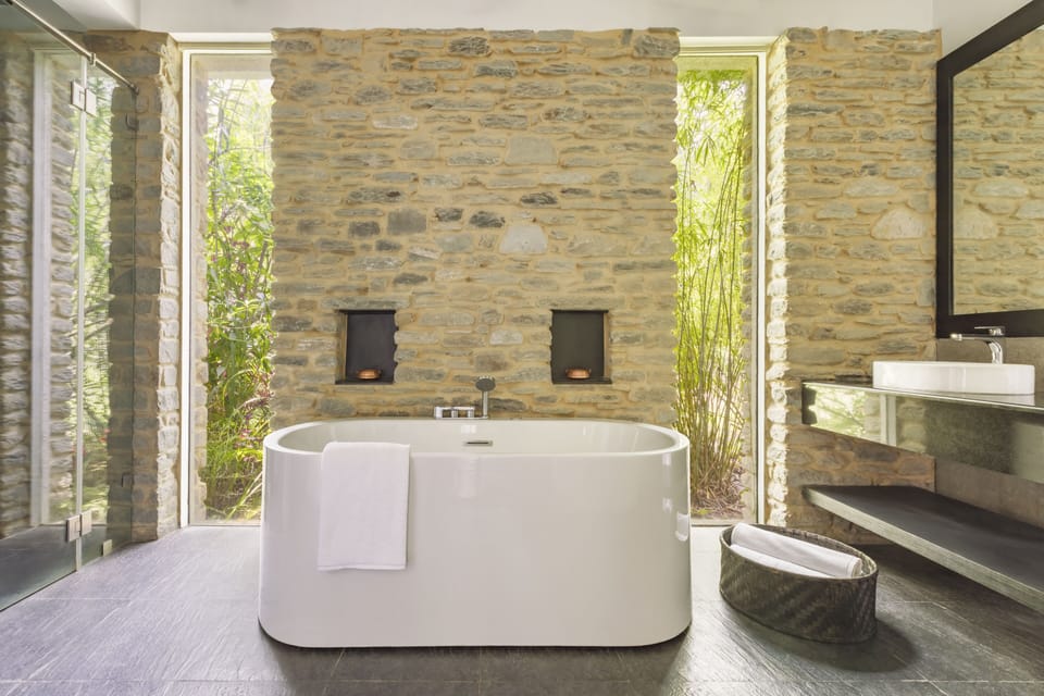 Grand Room (Pavilions) | Bathroom | Separate tub and shower, free toiletries, hair dryer, bathrobes