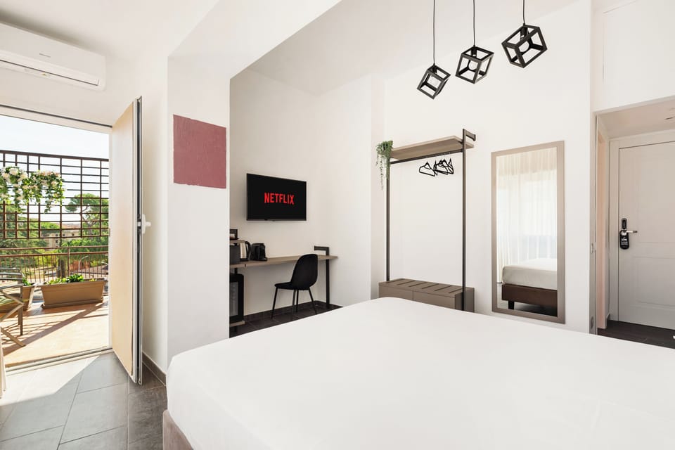 Superior Room | Premium bedding, minibar, in-room safe, desk