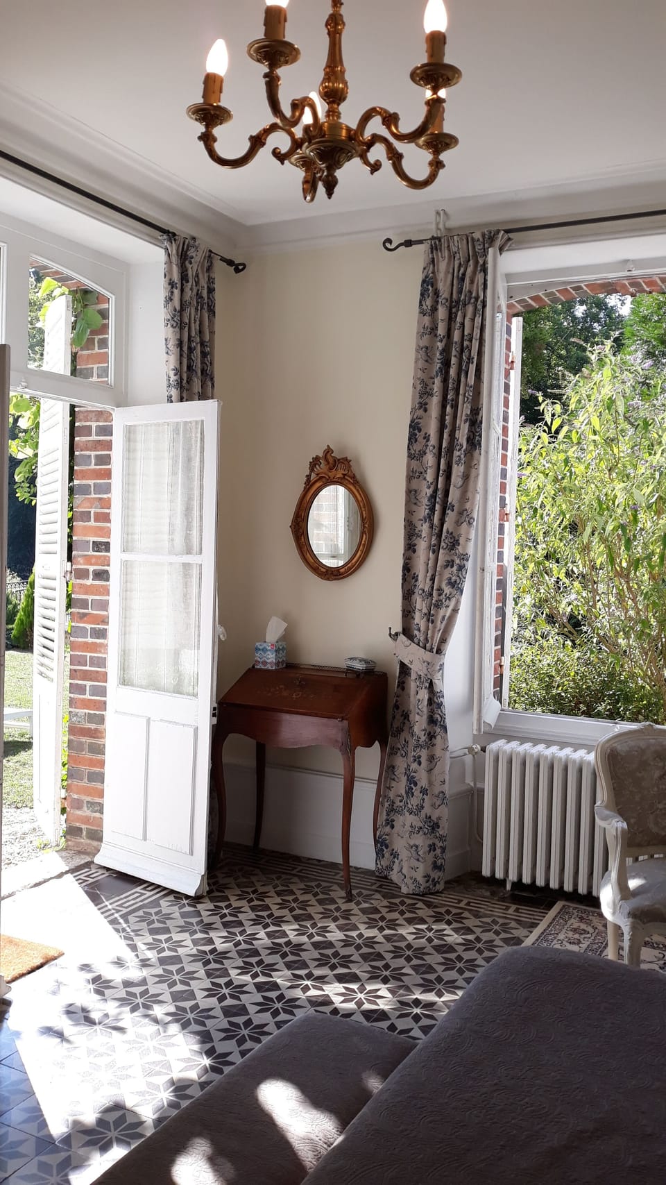 Deluxe Double Room, Garden View | Iron/ironing board, free WiFi