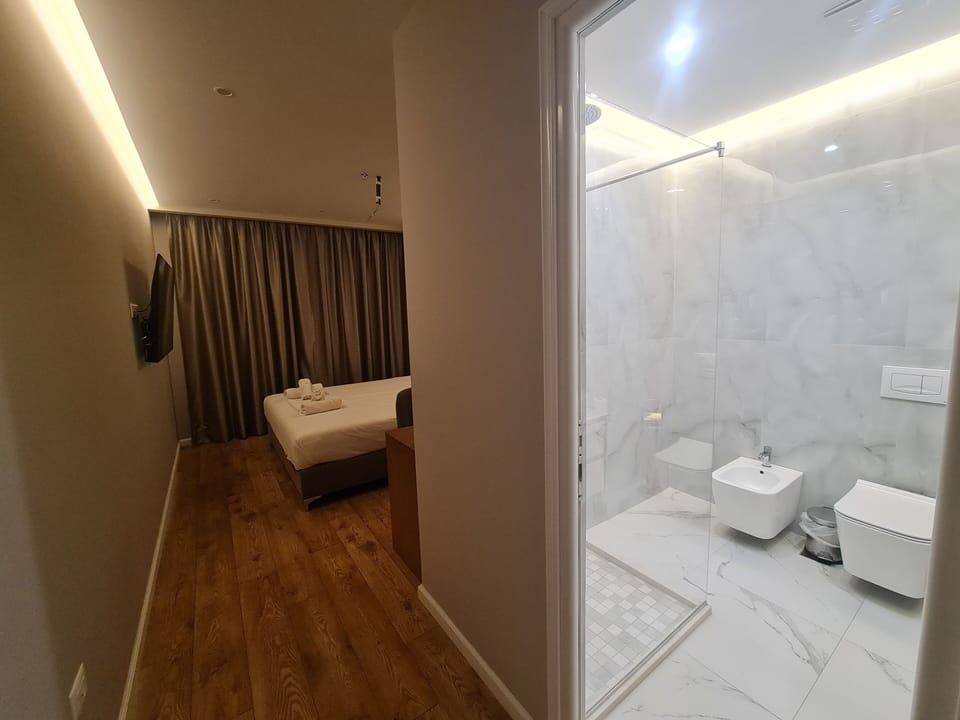 Comfort Double Room, Private Bathroom | Desk, laptop workspace, soundproofing, free WiFi