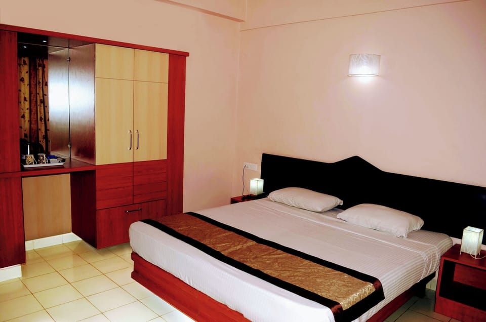 Classic Double Room, 1 Double Bed, Garden View | In-room safe, rollaway beds, free WiFi, bed sheets