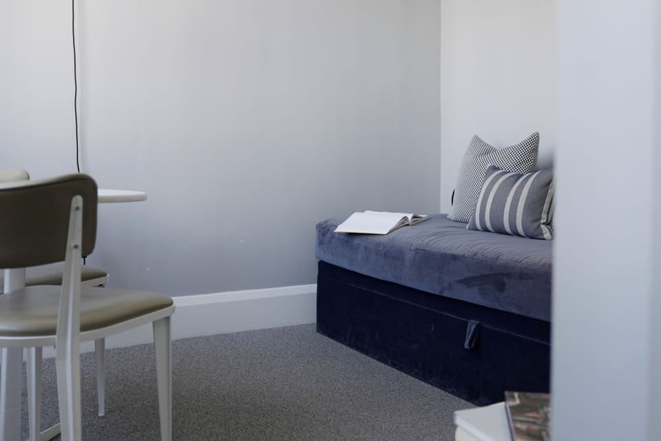 Master Bedroom Suite | Hypo-allergenic bedding available, minibar, in-room safe, desk