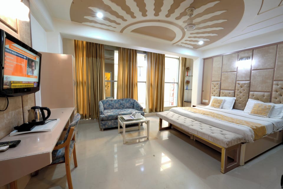 Premium Room | In-room safe, desk, laptop workspace, soundproofing