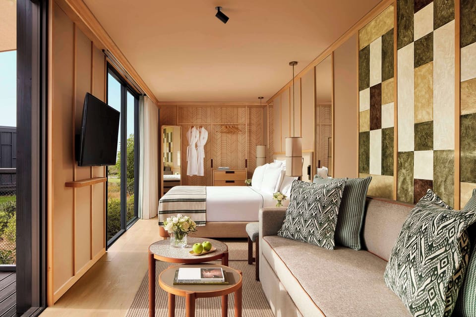 Minibar, bed sheets