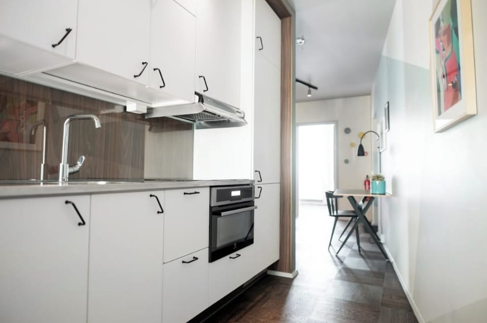 Apartment, 2 Bedrooms, Kitchenette | Private kitchen | Full-size fridge, microwave, stovetop, toaster