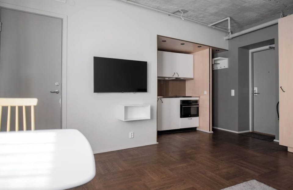 Double Studio (140) | Private kitchen | Full-size fridge, microwave, stovetop, toaster