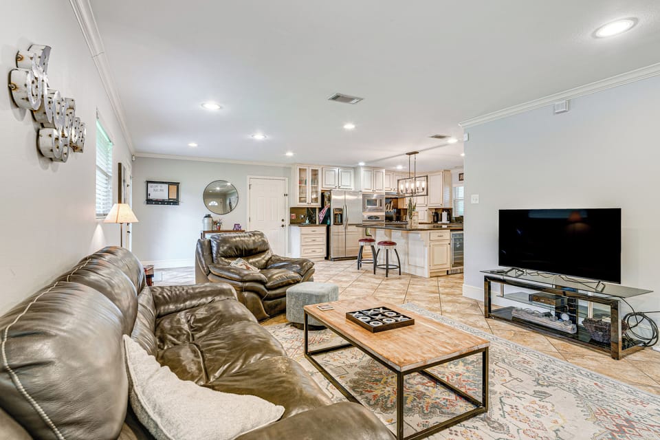 House (3 Bedrooms) | Front of property