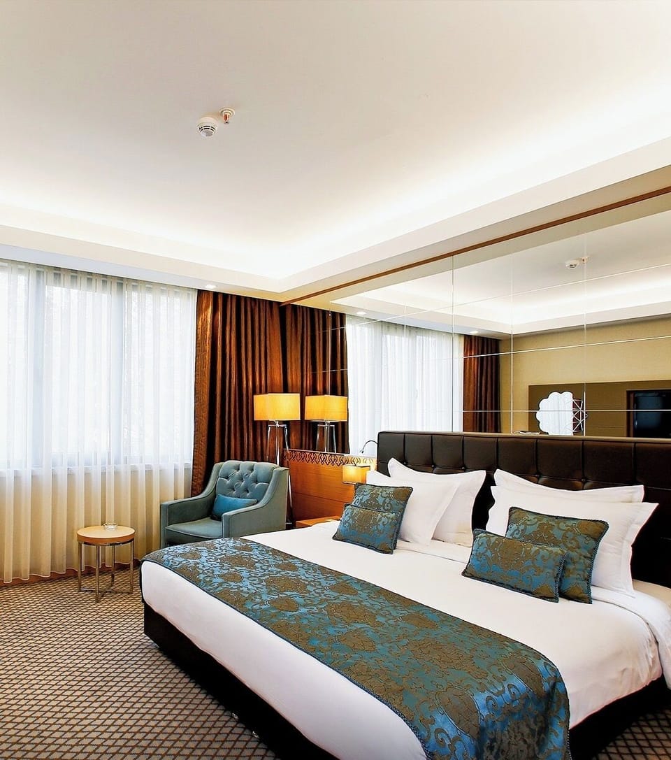Superior Double Room | Desk, iron/ironing board, free WiFi