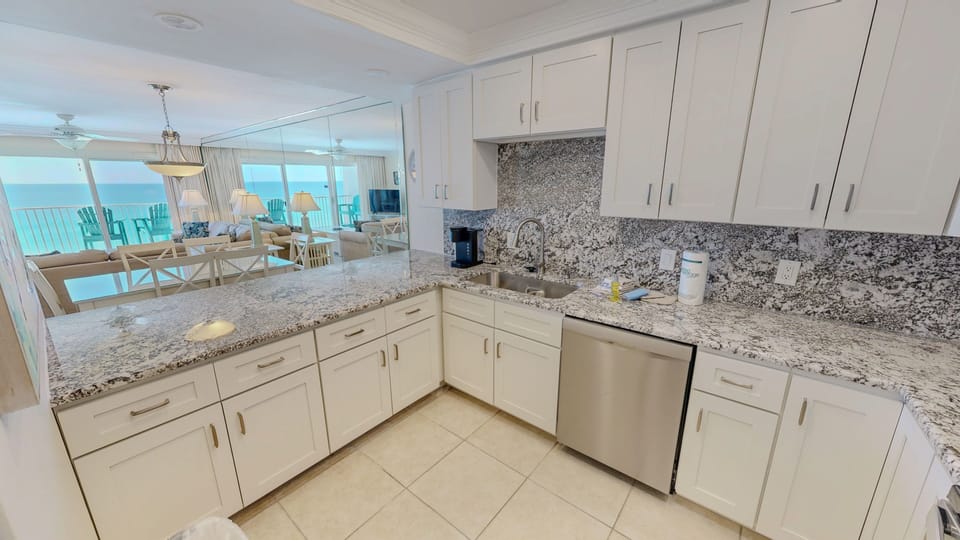 Condo, 2 Bedrooms | Private kitchen | Fridge, oven, coffee/tea maker, toaster