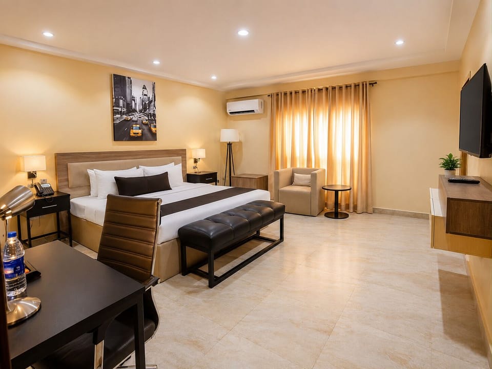 Executive Room | 1 bedroom, premium bedding, pillowtop beds, desk