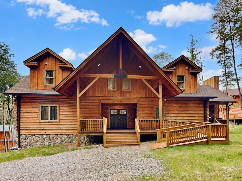 House (5 Bedrooms) | Front of property
