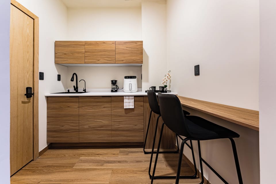 Exclusive Room | Private kitchen | Toaster, coffee grinder