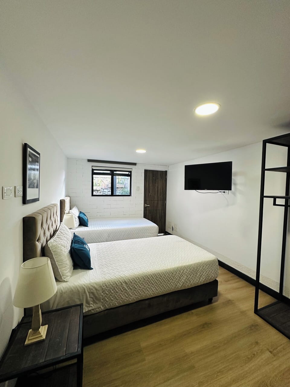 Basic Twin Room | Laptop workspace, free WiFi