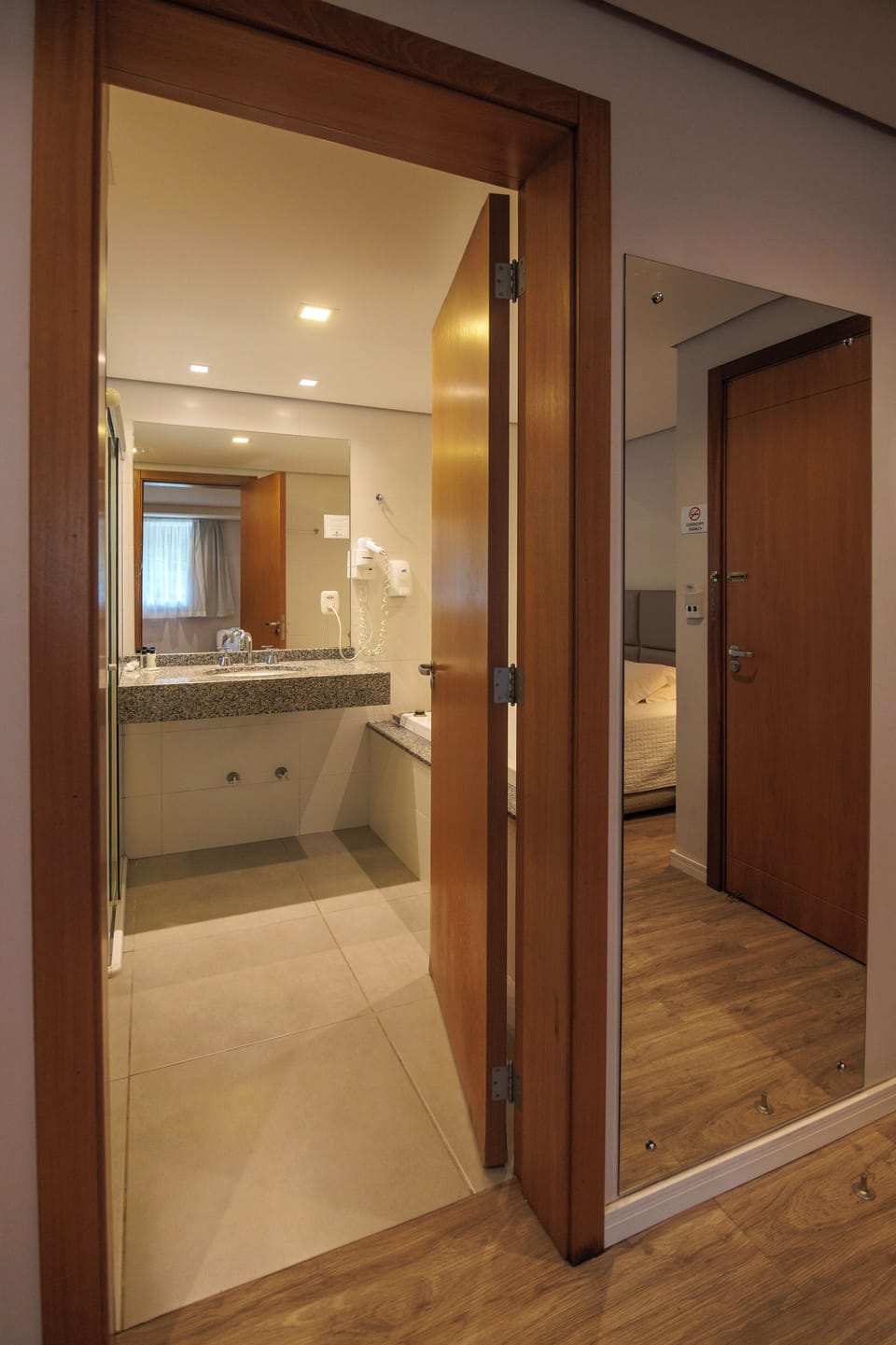 Deluxe Triple Room | Bathroom | Separate tub and shower, towels, soap, shampoo