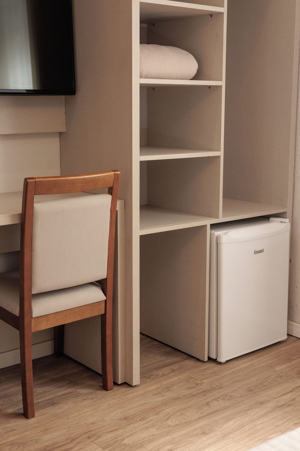 Standard Double Room | Laptop workspace, free WiFi