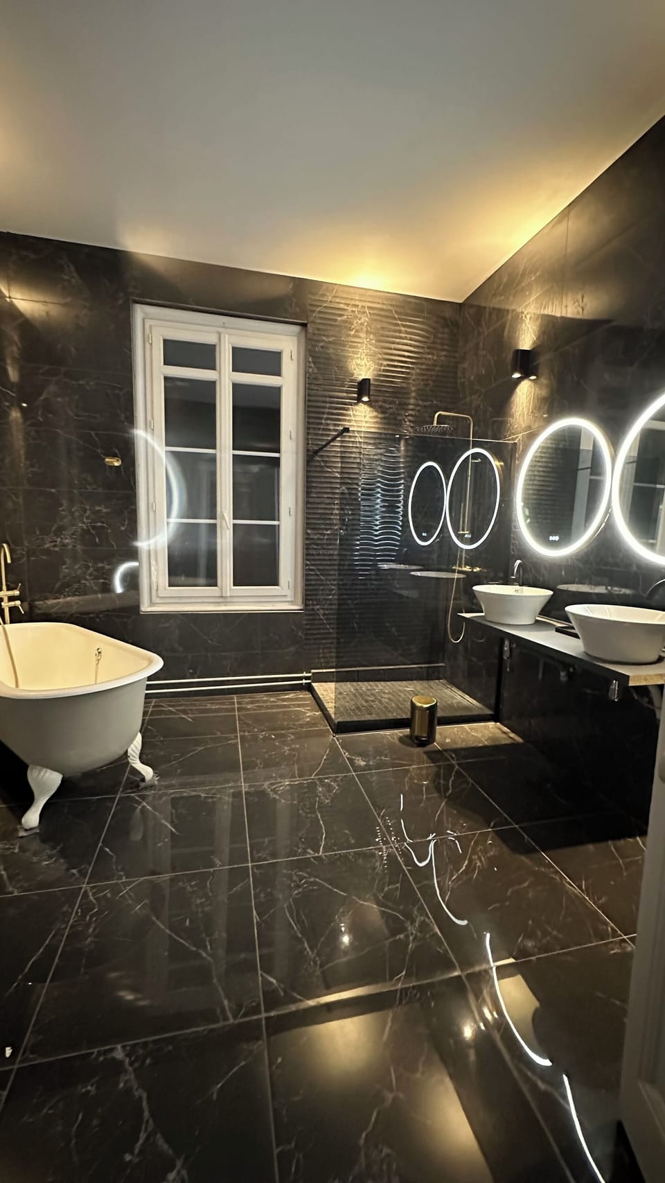 Superior Suite, Garden View | Champagne service