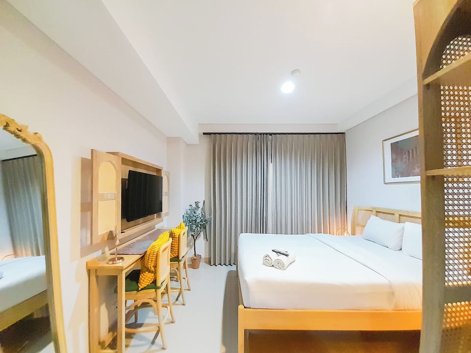 Deluxe Studio (queenbed) | WiFi (free), bed sheets