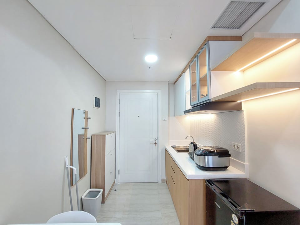 Deluxe Studio (queenbed) | Private kitchen