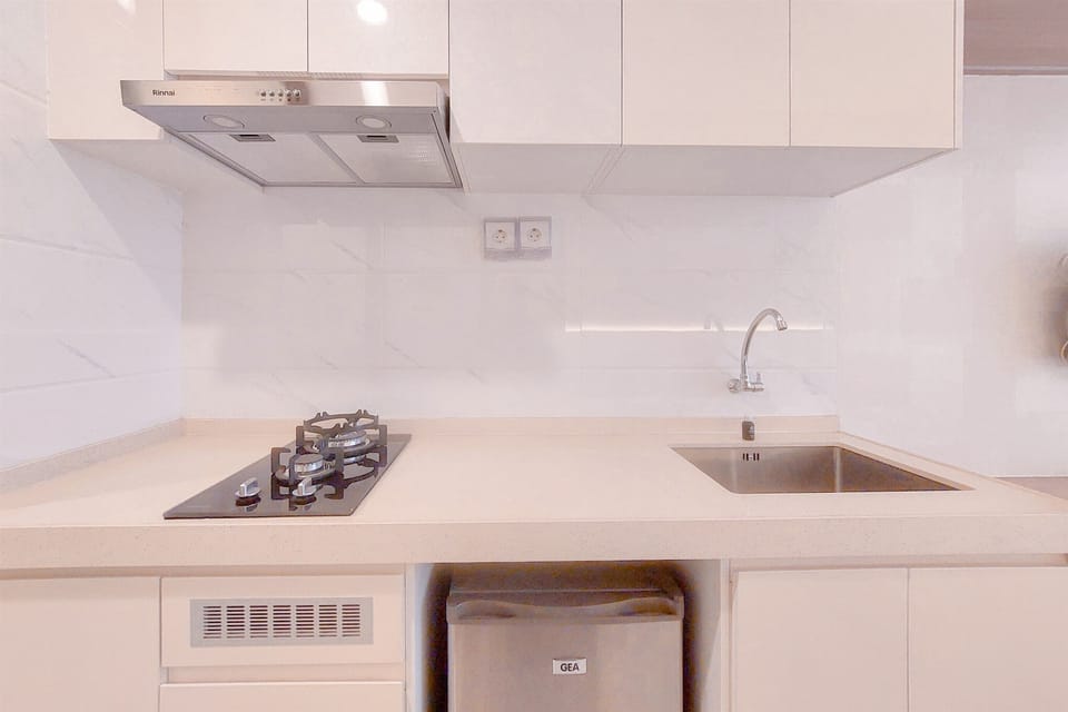 Deluxe Studio (queenbed) | Private kitchen