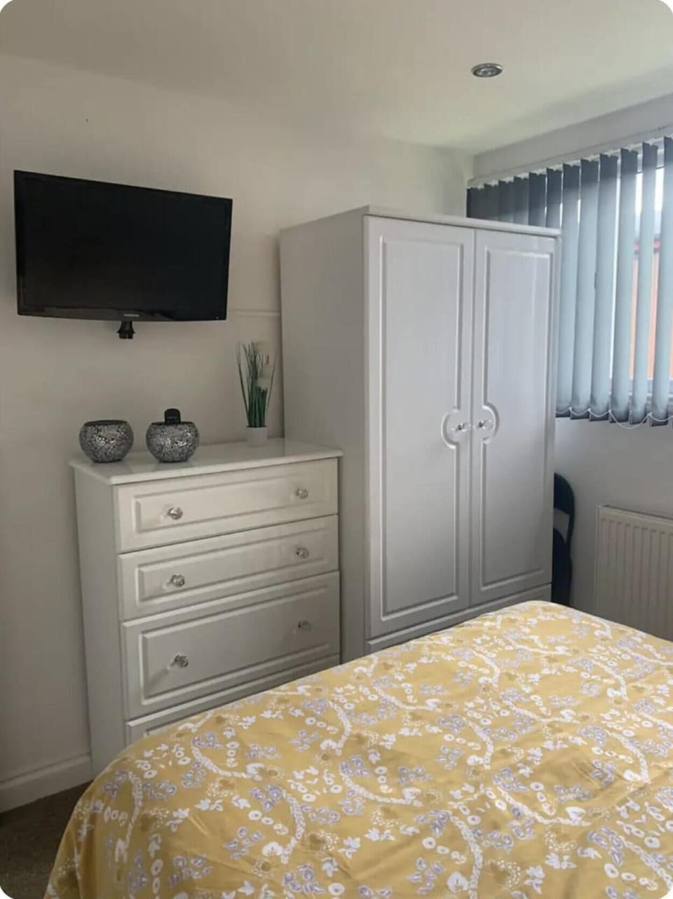 2 bedrooms, iron/ironing board, WiFi (free), bed sheets