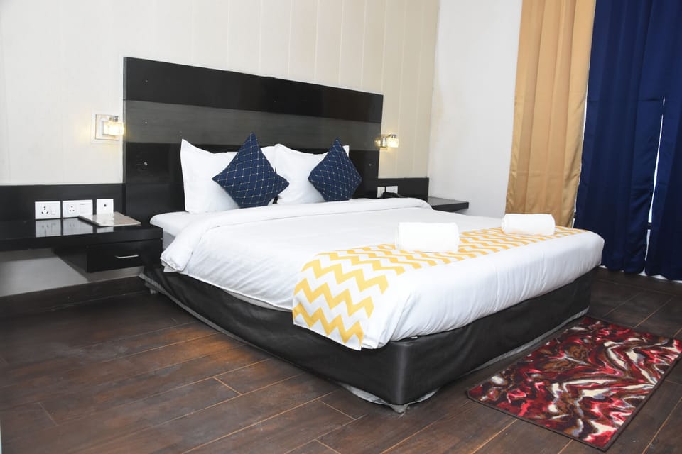 Deluxe Suite | 1 bedroom, Egyptian cotton sheets, premium bedding, desk
