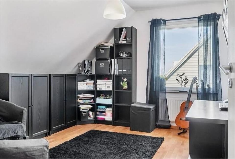 House, 5 Bedrooms, Balcony | Interior