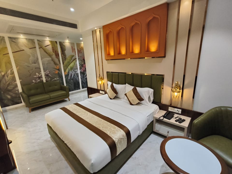 Luxury Studio Suite | Premium bedding, down comforters, memory foam beds, desk