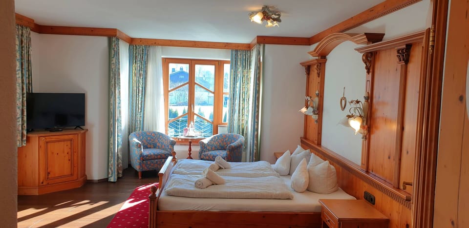 Family Room | Individually decorated, individually furnished, desk, iron/ironing board