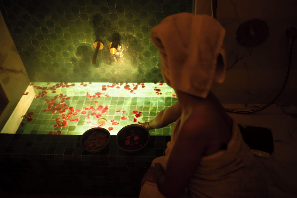 1 treatment room, massages
