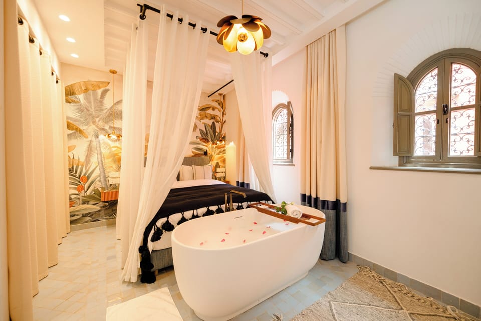 Suite | In-room safe, free WiFi