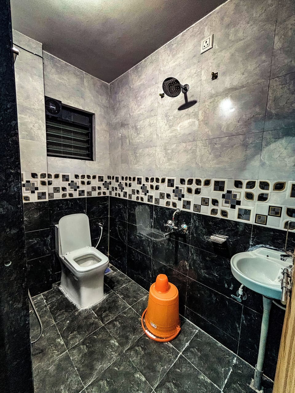 Shower, towels, soap, shampoo
