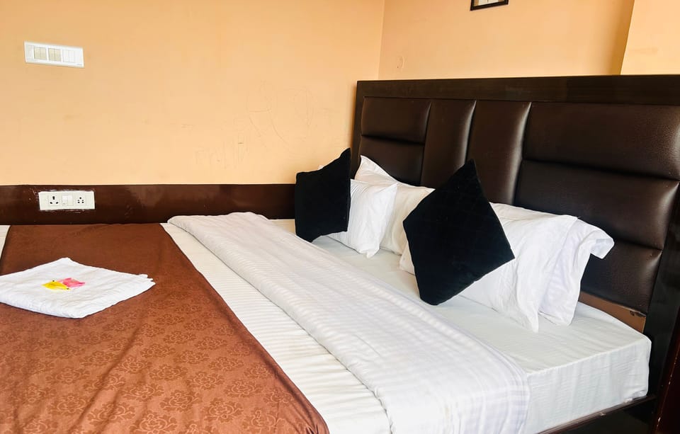Deluxe Double Room | Free WiFi, bed sheets