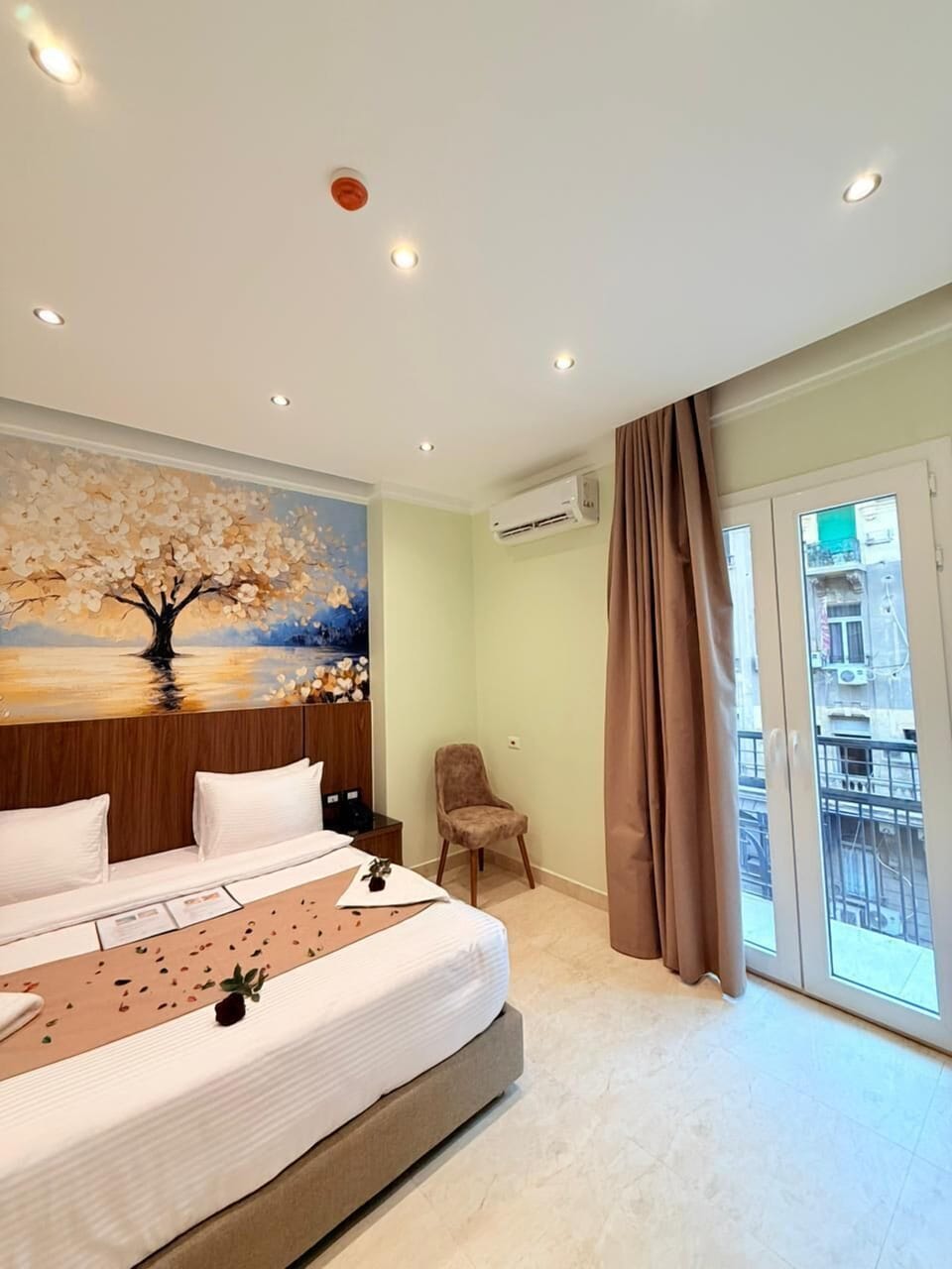 Deluxe Double Room | Hypo-allergenic bedding, memory foam beds, minibar, in-room safe