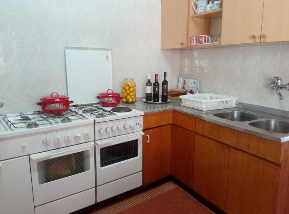 Apartment (Four bedroom apartment) | Private kitchen | Fridge