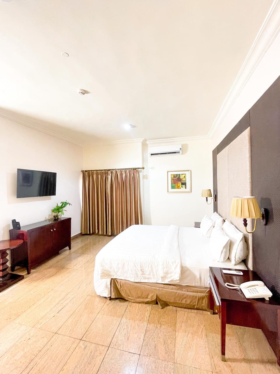 1 bedroom, premium bedding, free minibar items, in-room safe