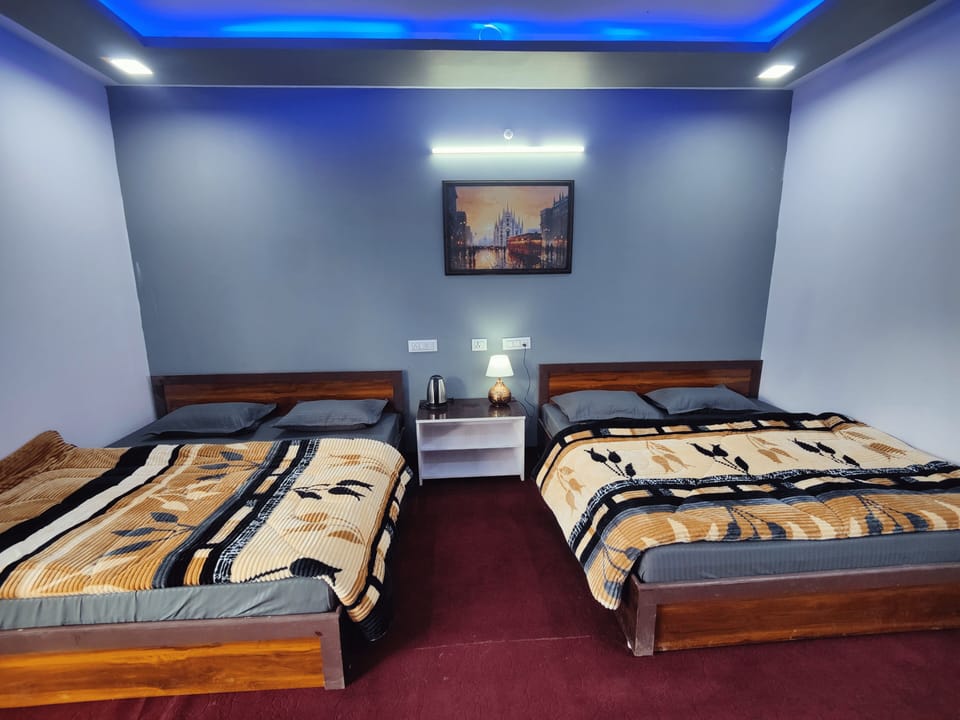 Deluxe Quadruple Room, 1 Bedroom, Mountain View | Iron/ironing board