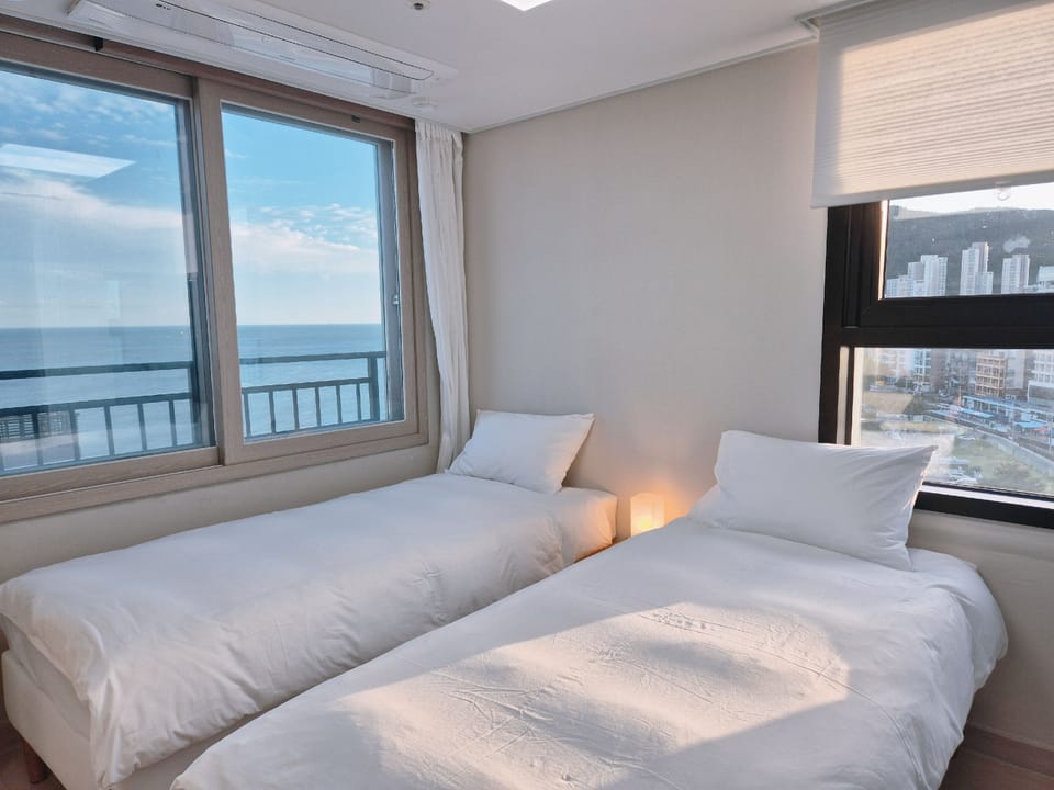 Deluxe Twin Room, Ocean View | Free WiFi