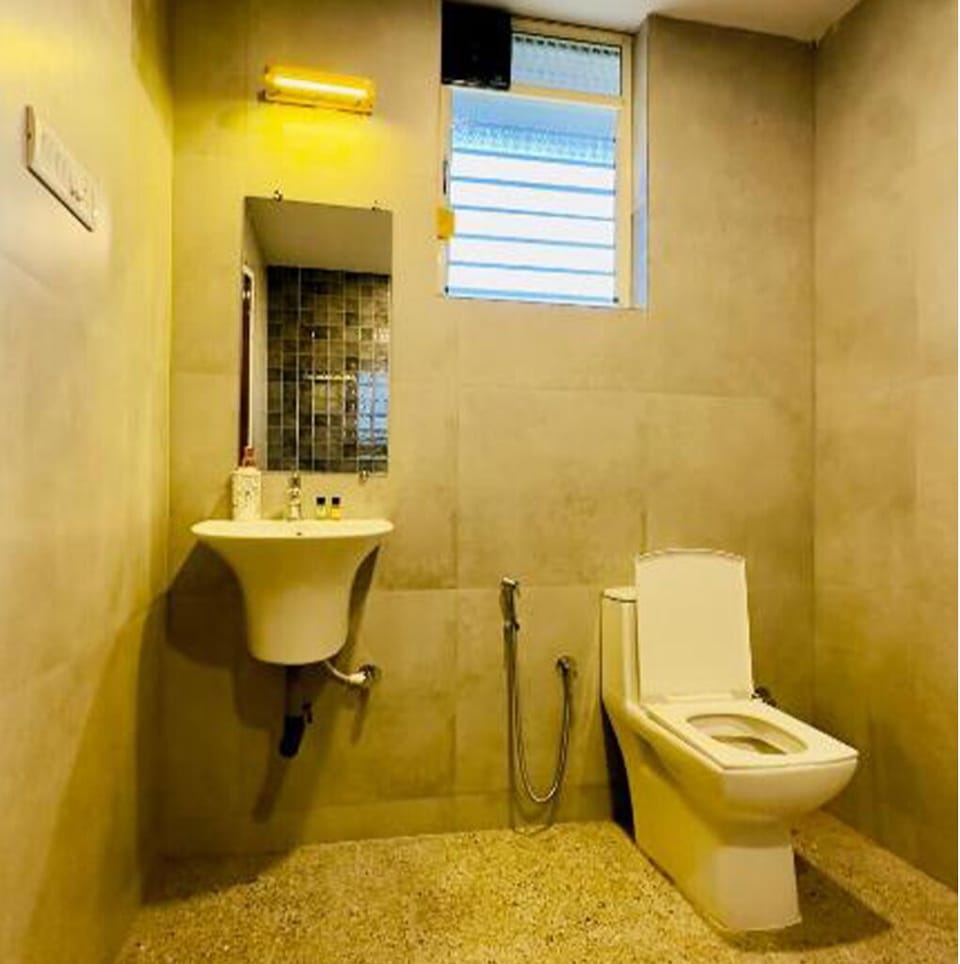 Superior Double Room, Balcony, Mountain View | Bathroom | Rainfall showerhead, bidet, towels, shampoo