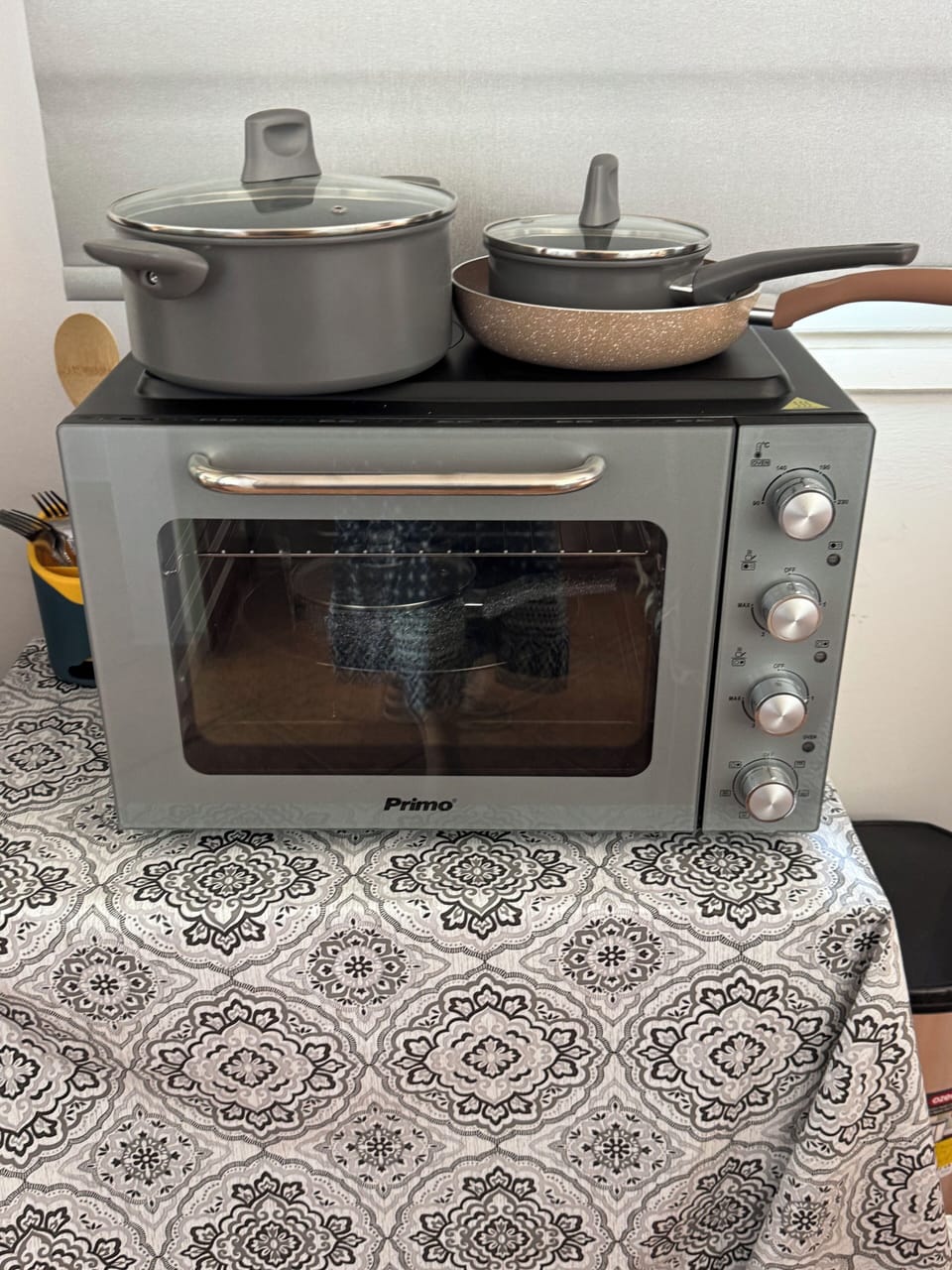 Comfort Suite, Sea View | Private kitchen | Mini-fridge, highchair, cookware/dishes/utensils