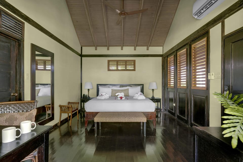 Treetop Standard | Pillowtop beds, minibar (free items), in-room safe, desk